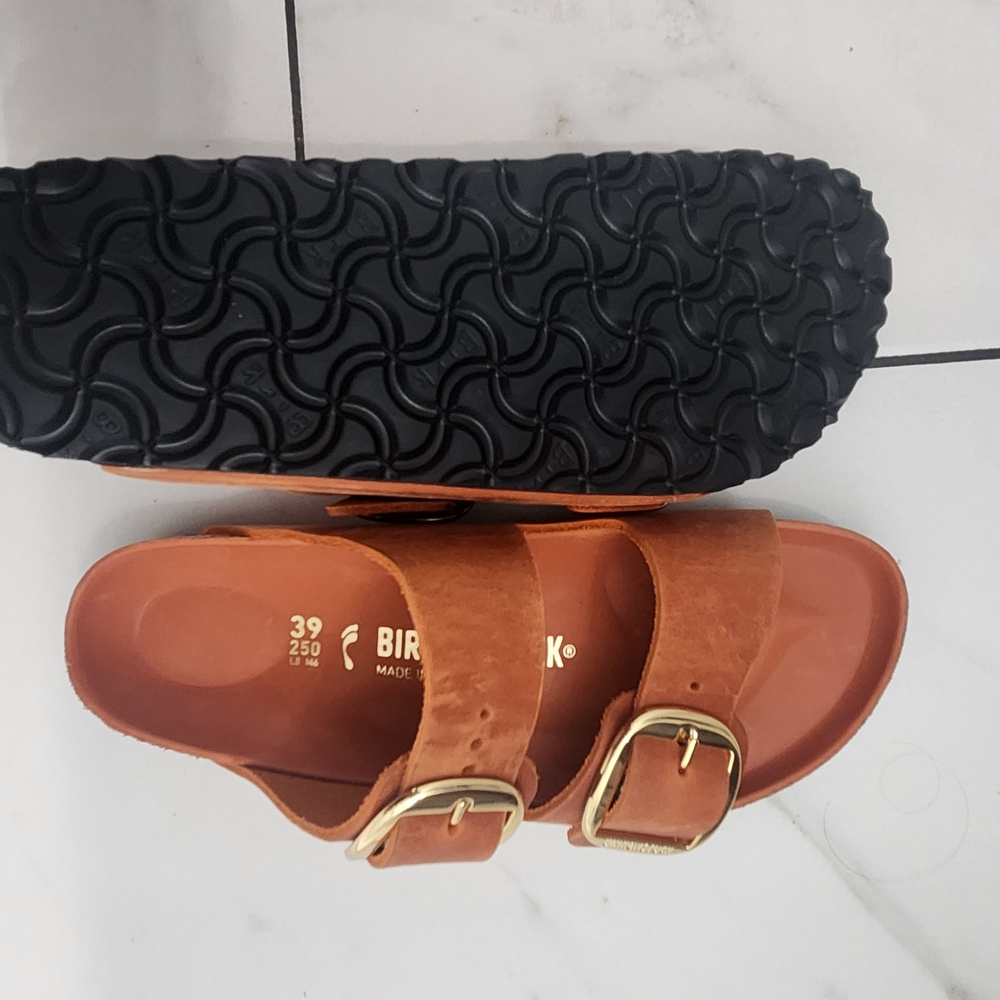 Birkenstock Arizona Big Buckle Oiled Leather - Burnt Orange Sandals. Size 39